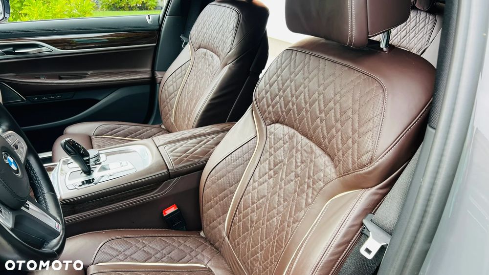 BMW Seria 7 - 12