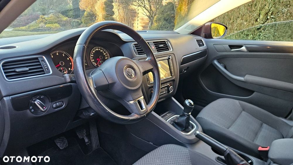 Volkswagen Jetta 1.4 TSI Trendline - 14