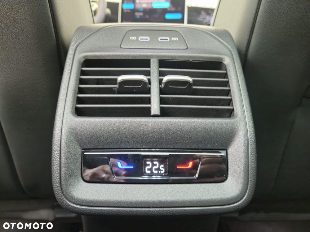 Volkswagen Passat - 33