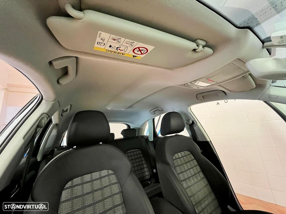 Audi Q3 2.0 TDI S-line - 23