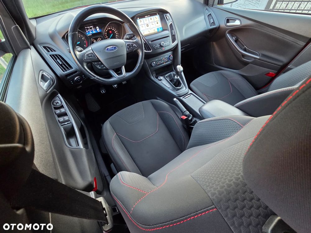 Ford Focus 1.0 EcoBoost Start-Stopp-System ST-LINE DESIGN - 20