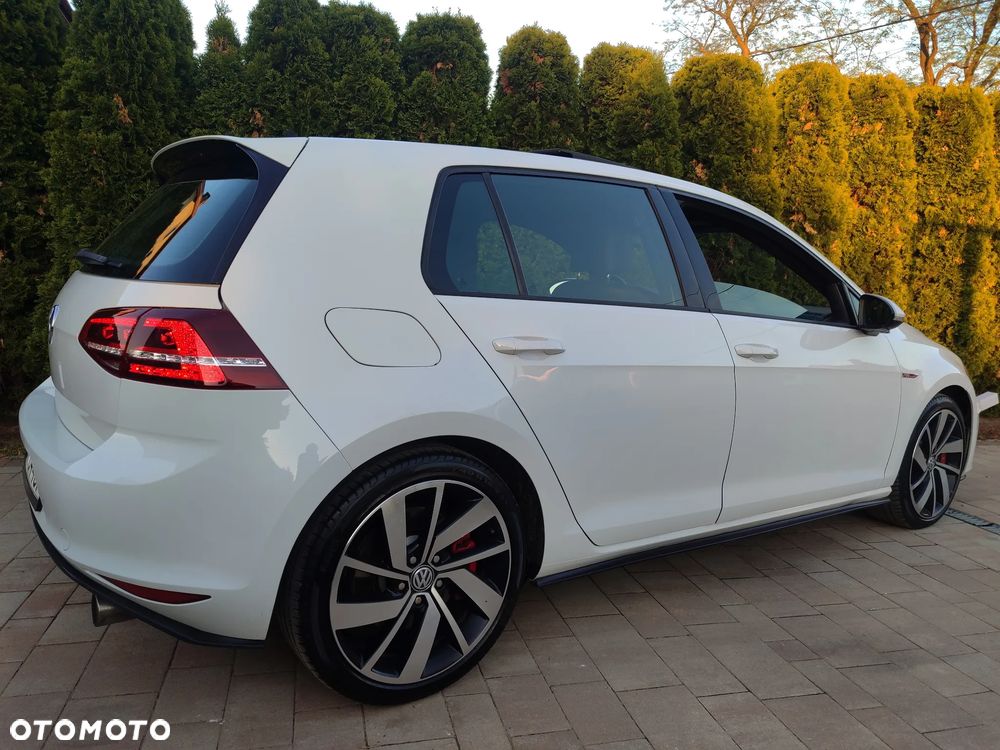 Volkswagen Golf GTI (BlueMotion Technology) DSG - 24