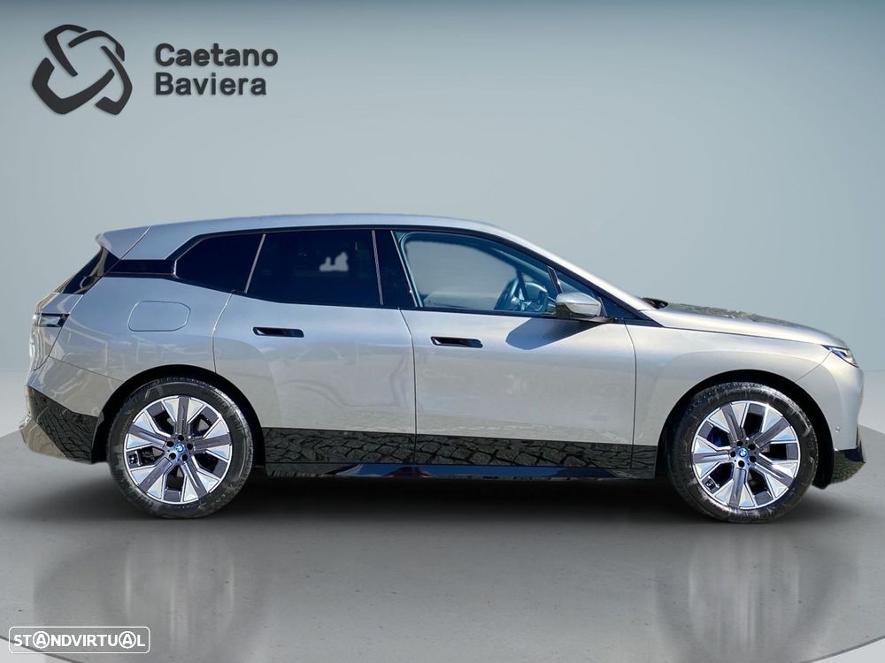 BMW iX xDrive 50 Pack Desportivo - 27