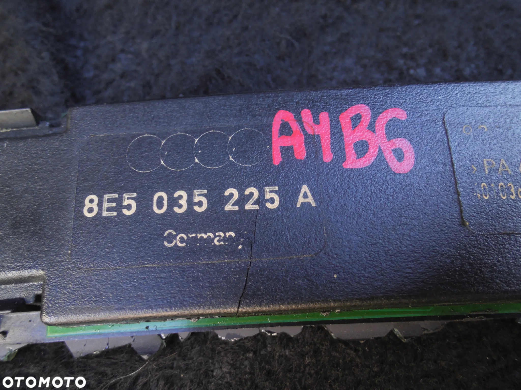 WZMACNIACZ ANTENOWY AUDI A4 B6 B7 SEDAN 8E5035225A - 2