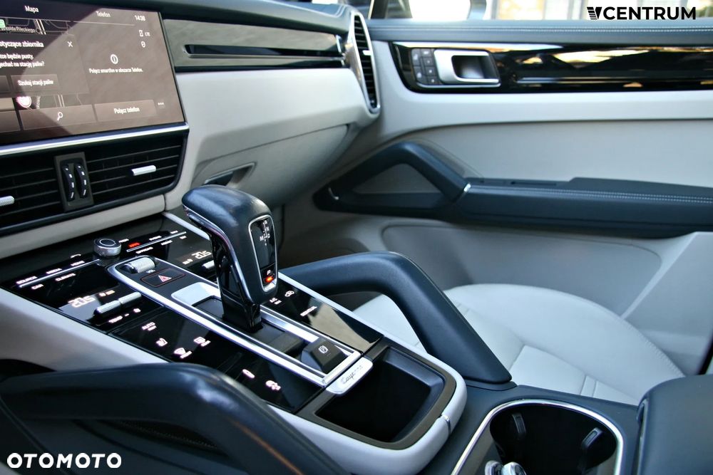 Porsche Cayenne E-Hybrid - 18