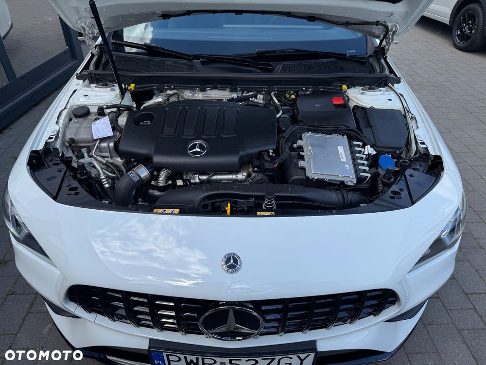 Mercedes-Benz CLA 200 d 4Matic 8G-DCT AMG Line - 38