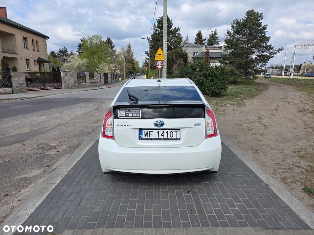 Toyota Prius 1.8 Hybrid Premium - 4