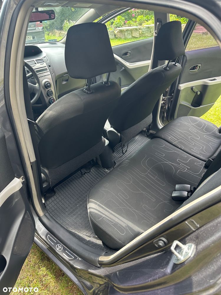 Toyota Yaris 1.0 Terra - 9