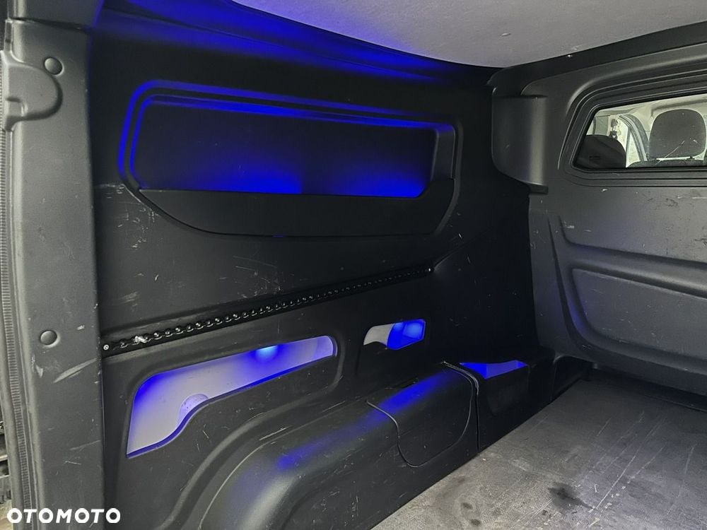 Opel Vivaro - 28