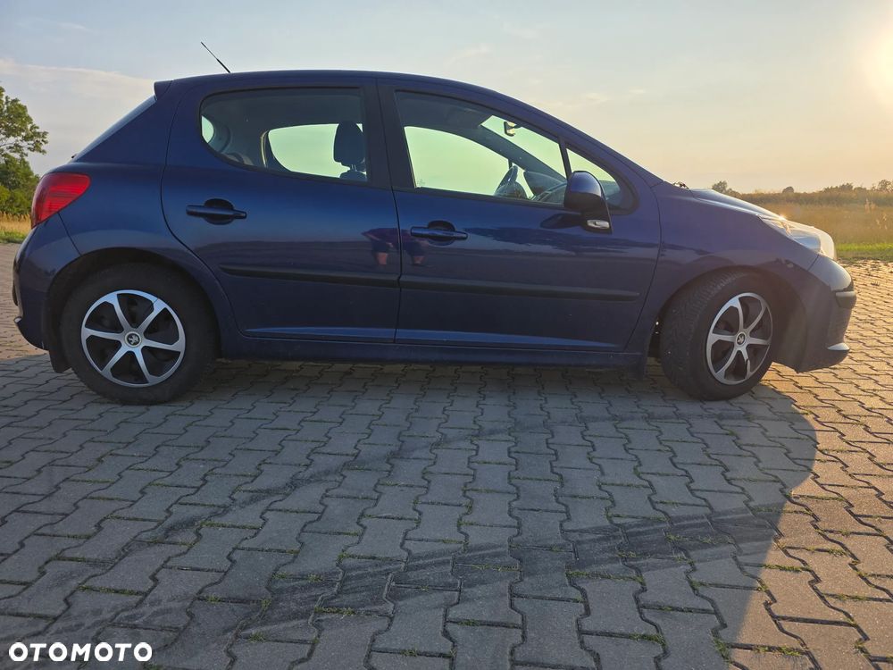 Peugeot 207 1.4 16V Presence - 2
