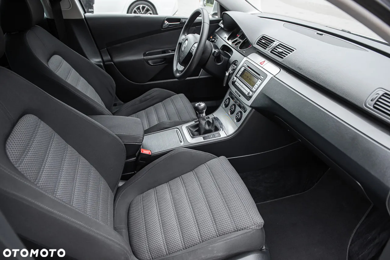 Volkswagen Passat 2.0 TDI Sportline - 27