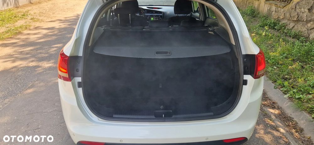 Kia Ceed 1.6 CRDi 136 DCT ISG Platinum Edition - 9