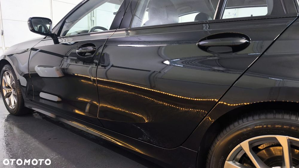 BMW Seria 3 320d Sport Line - 17