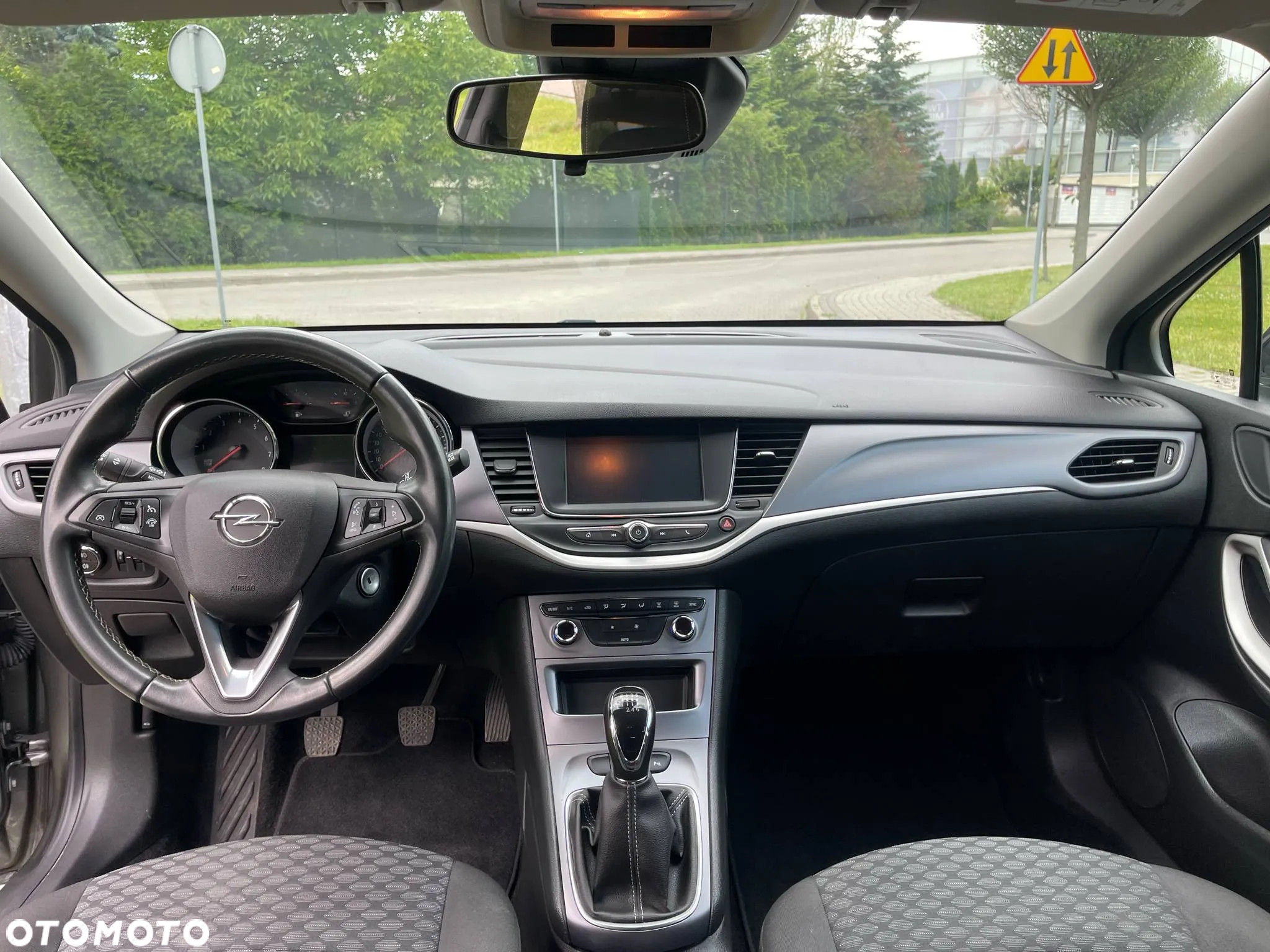 Opel Astra 1.2 Turbo Start/Stop Sports Tourer Business Edition - 16