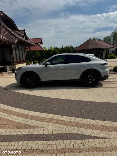 Porsche Cayenne Coupe GTS - 6