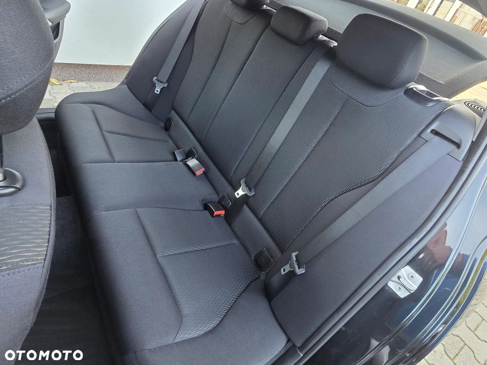 BMW Seria 1 116d - 28