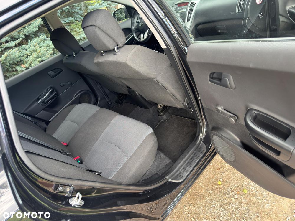 Kia Ceed - 15