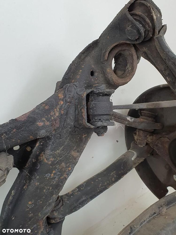 ZAWIESZENIE WÓZEK SANKI BELKA OŚ TYŁ MERCEDES W124 - 11