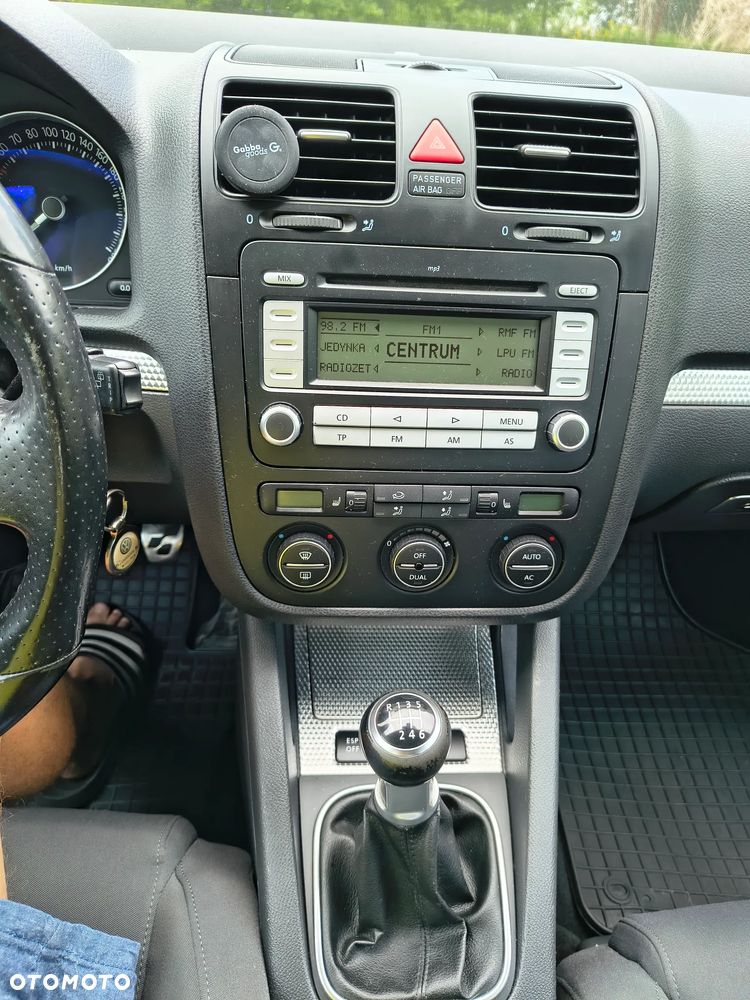 Volkswagen Golf R32 - 20