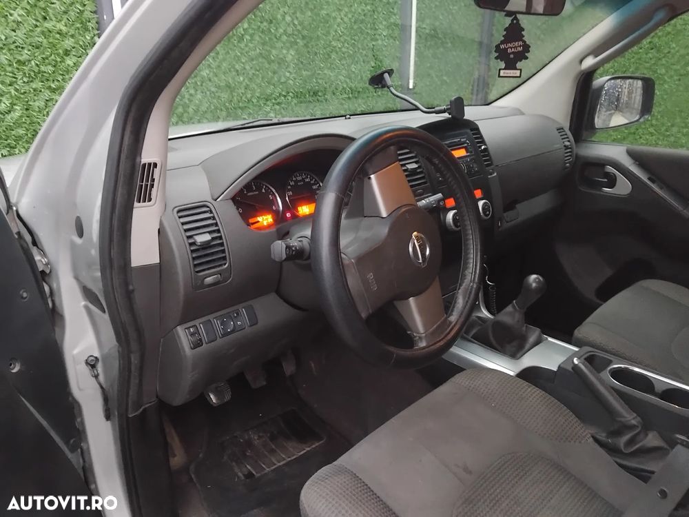 Nissan Pathfinder 2.5 dCi DPF All Mode 4X4 LE - 17