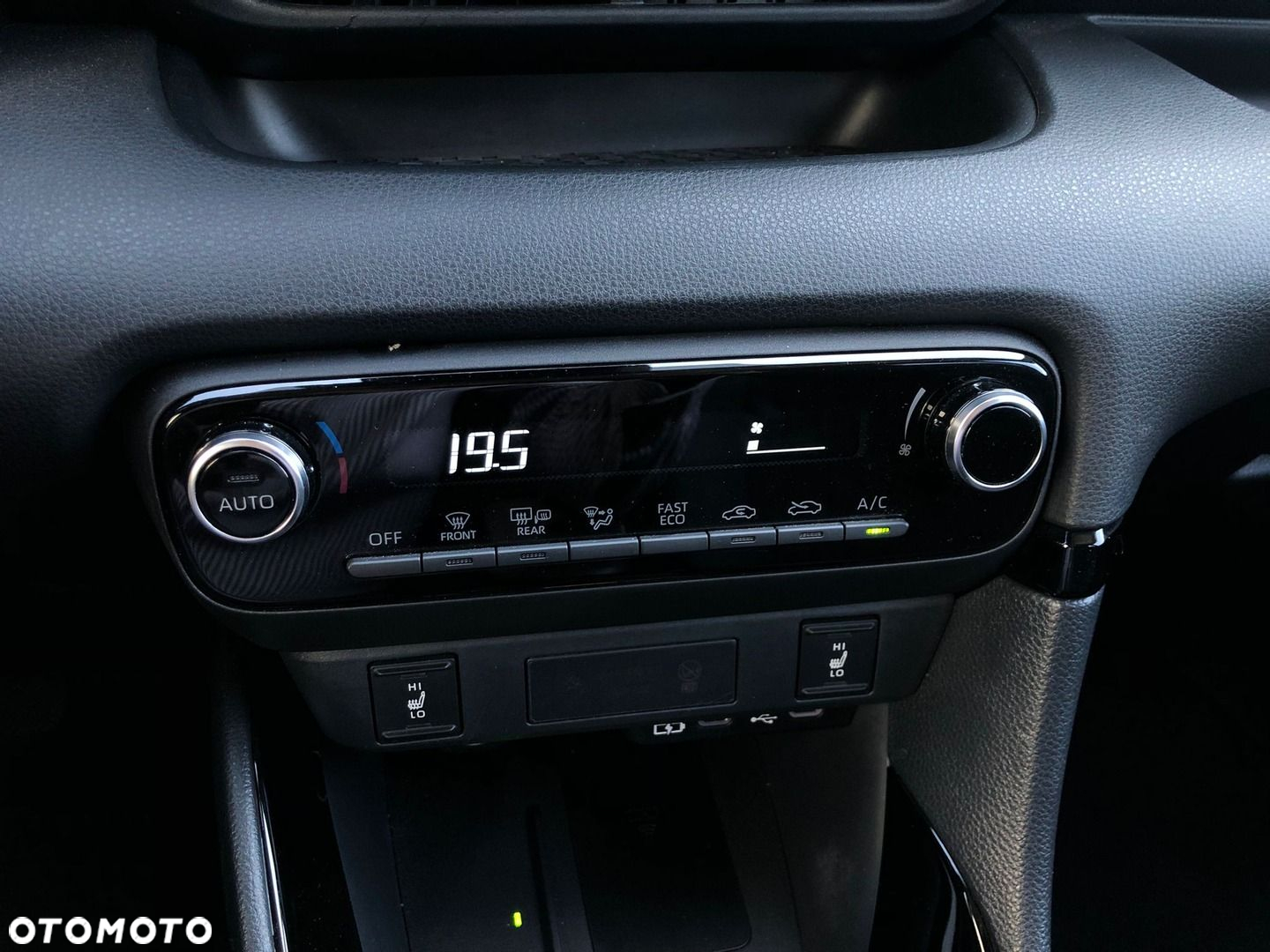 Toyota Yaris - 25