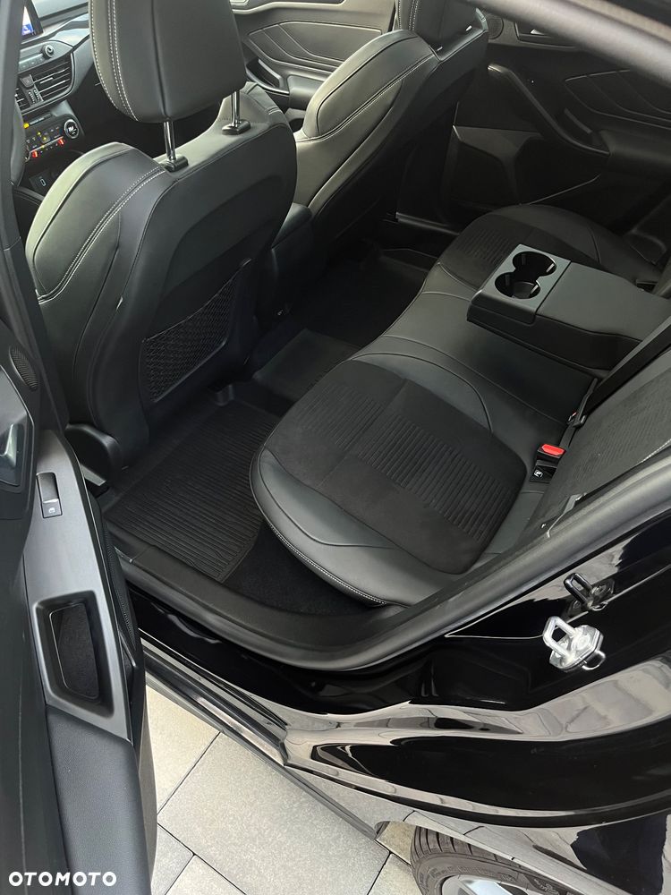 Ford Focus 2.3 EcoBoost ST - 10