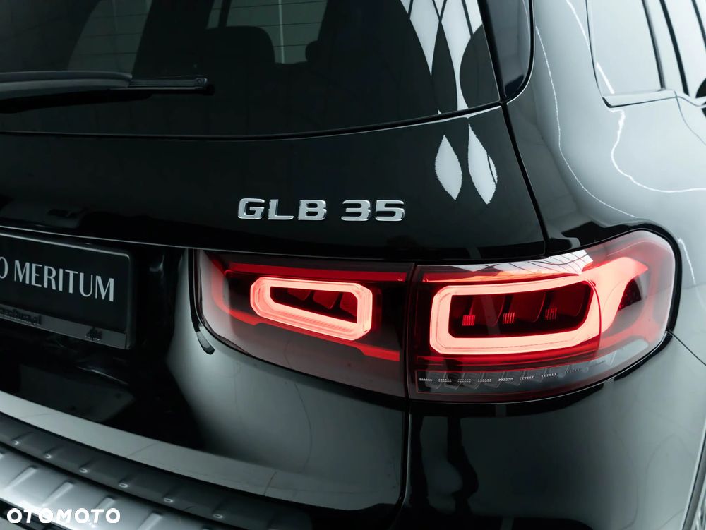 Mercedes-Benz GLB - 14