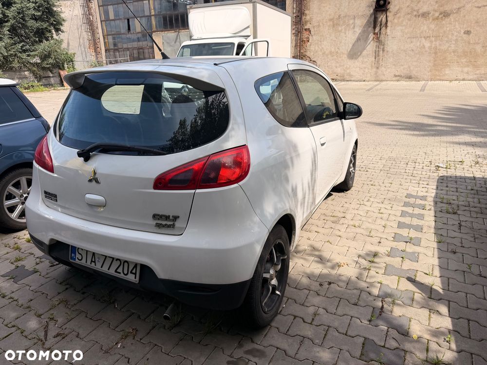Mitsubishi Colt - 5