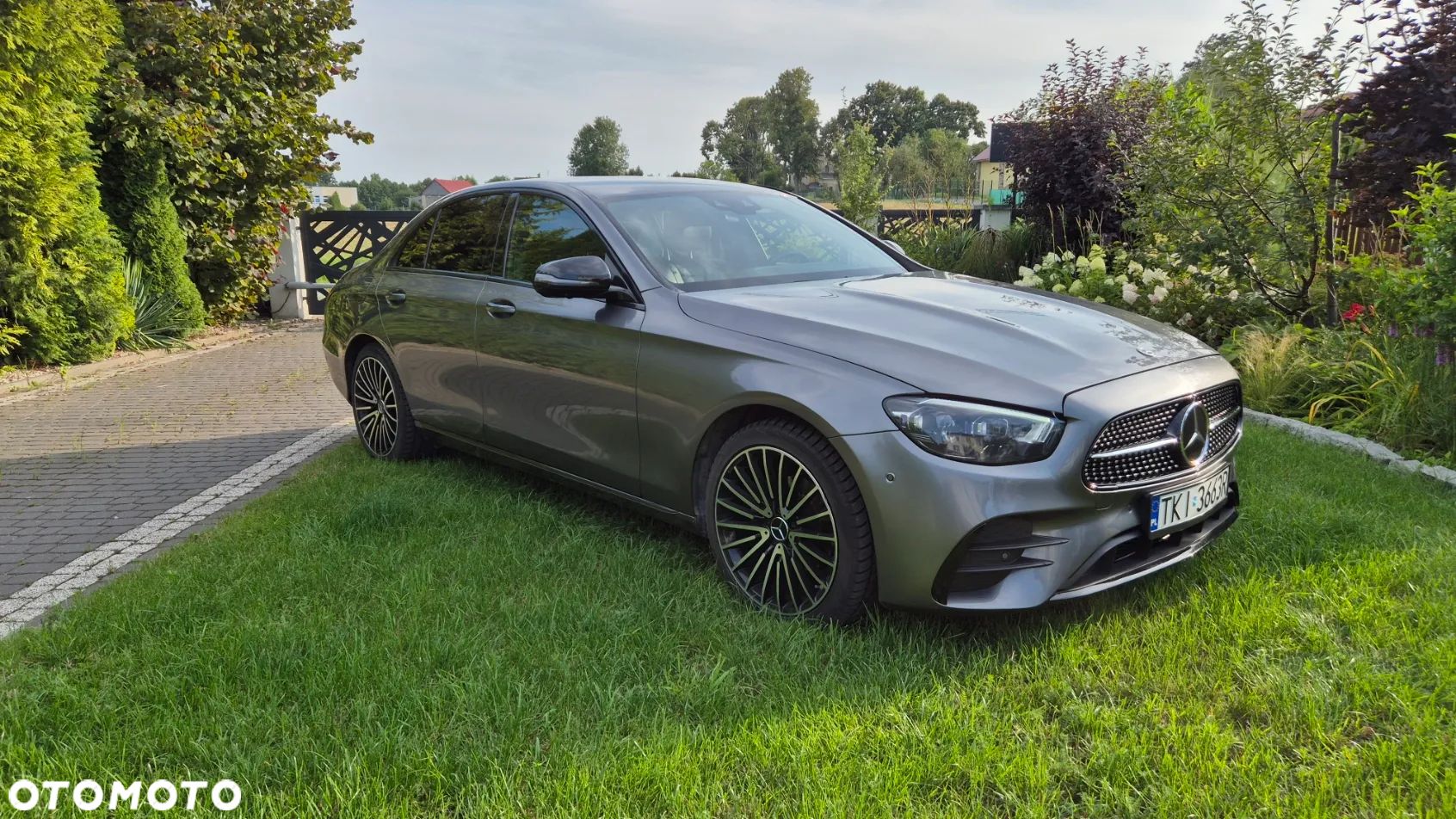 Mercedes-Benz Klasa E 220 d 9G-TRONIC AMG Line - 1