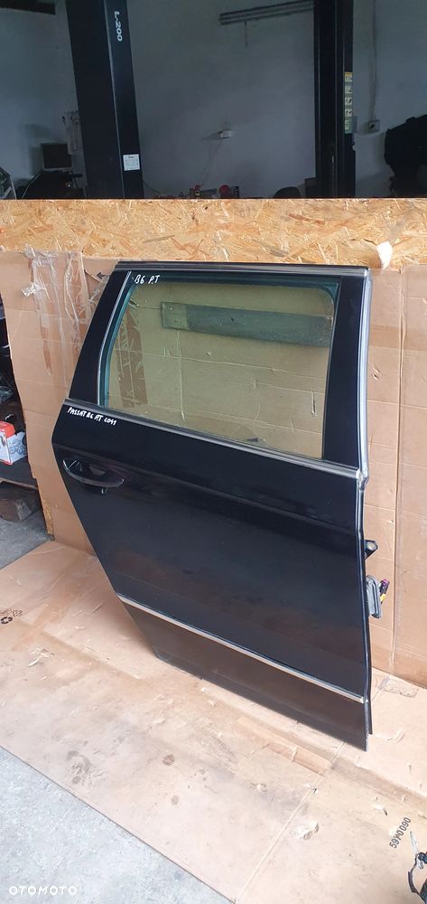 Drzwi prawy tył tylne prawe VW Passat B6 L041 Kombi - 2