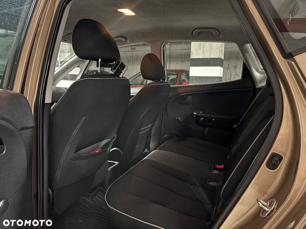 Kia Venga 1.4 L - 6