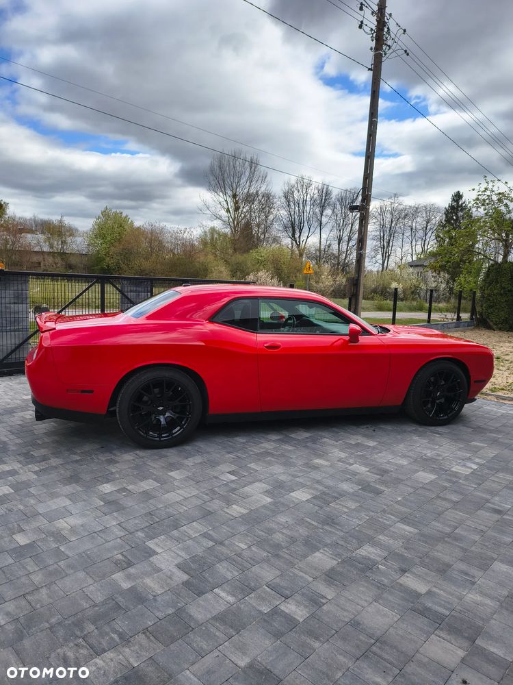 Dodge Challenger - 11