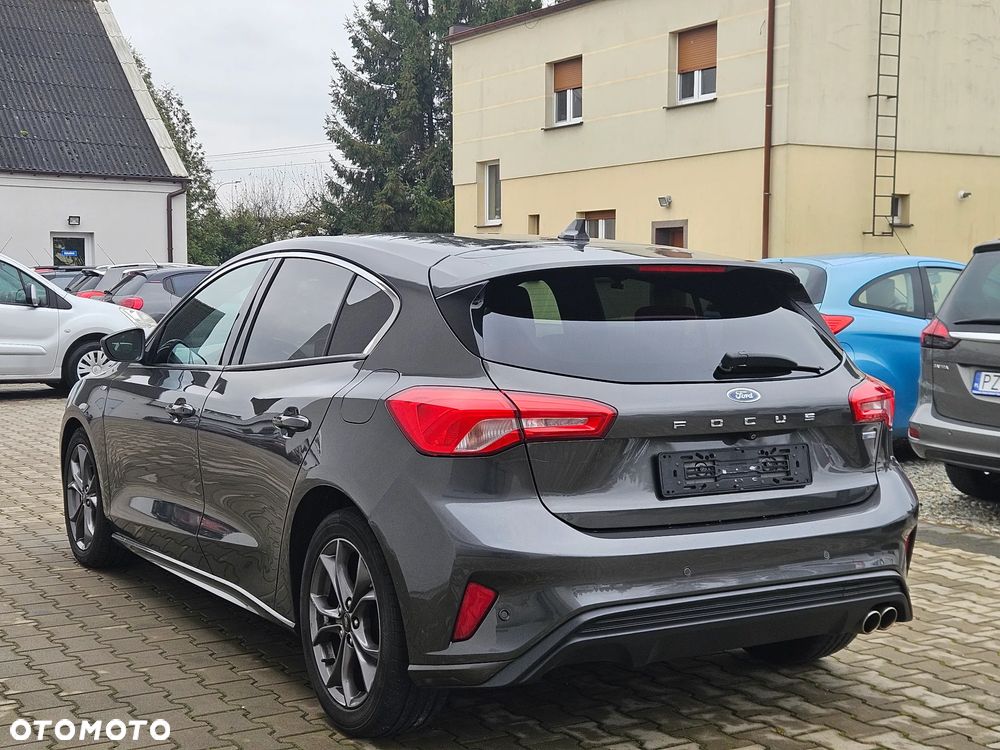 Ford Focus 1.5 TDCi DPF Start-Stopp-System ST-Line - 11