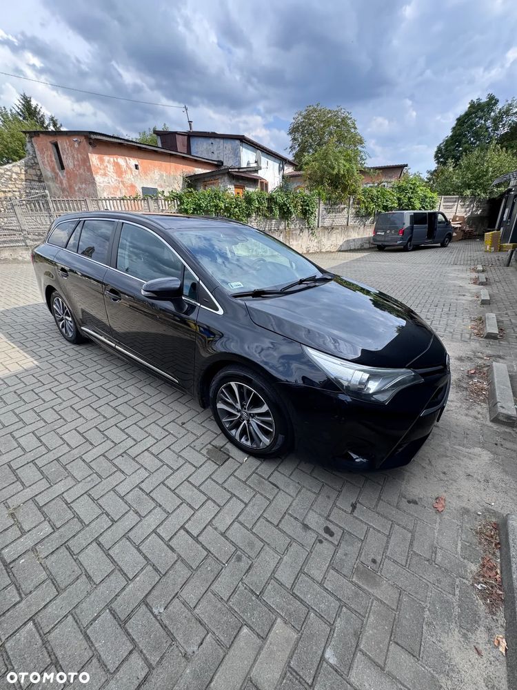 Toyota Avensis 2.0 D-4D Premium - 2
