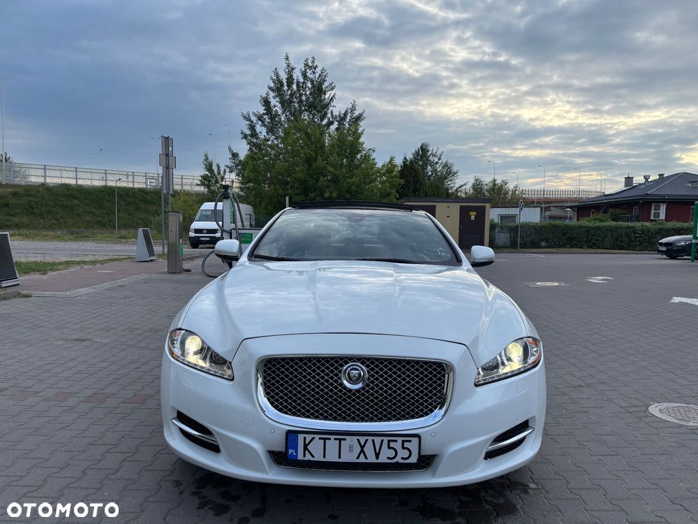 Jaguar XJ 3.0 T AWD R-Sport - 9