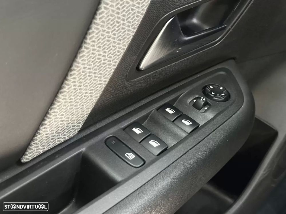 Citroën C4 PureTech 130 Stop&Start EAT8 SHINE - 21