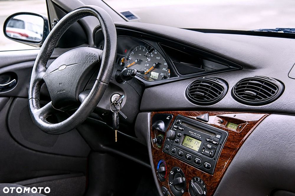 Ford Focus - 12