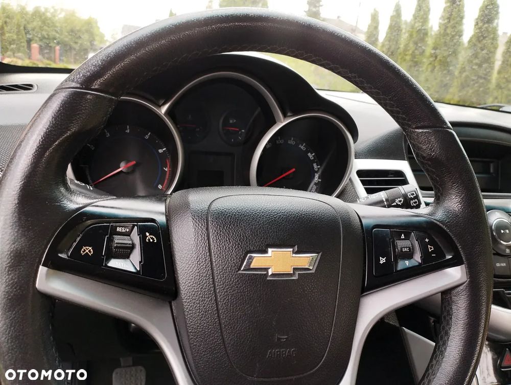 Chevrolet Cruze 1.8 LT - 9