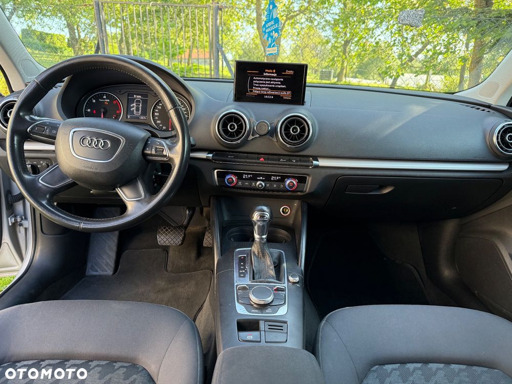 Audi A3 Sportback 1.6 TDI DPF Ambition S tronic - 32