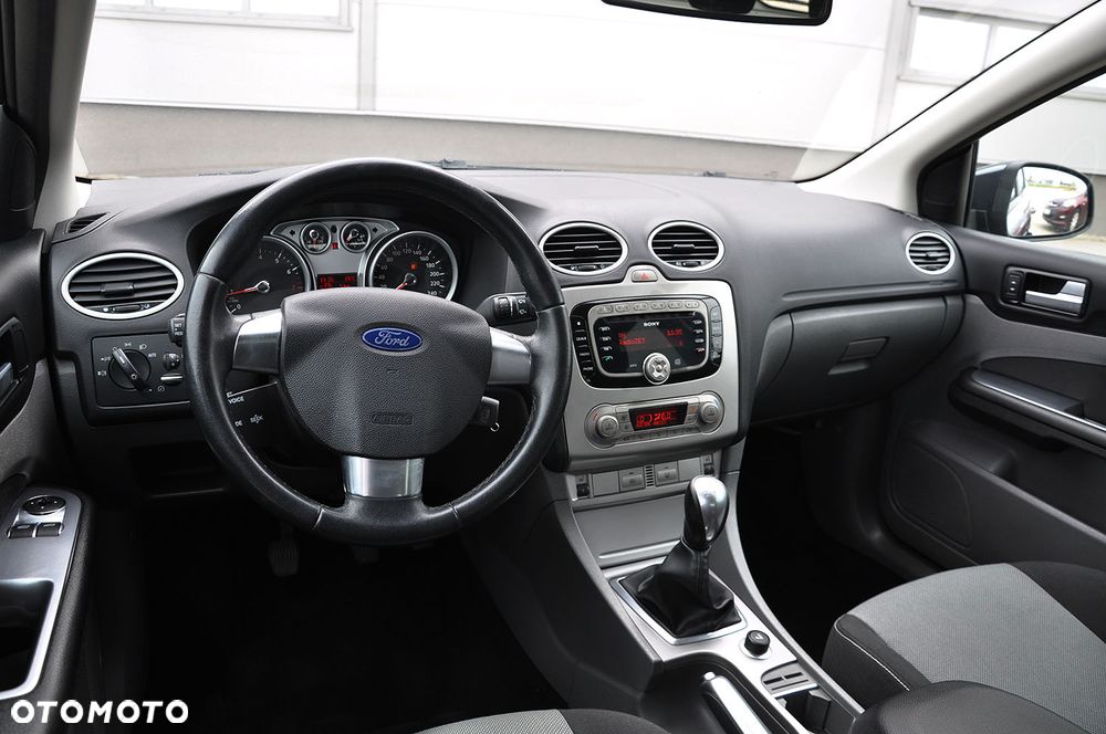 Ford Focus 1.8 FF Platinium X - 24