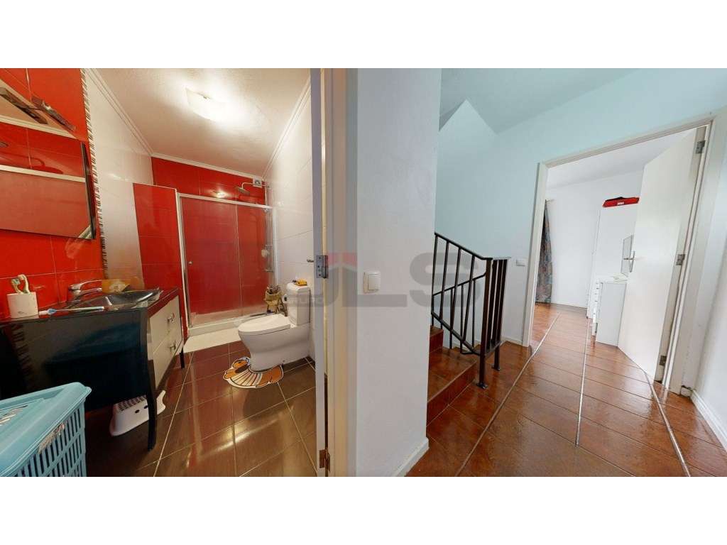Moradia T3+1 no Centro de Ponta Delgada | Licença de Alojamento Loc... - Grande imagem: 4/16