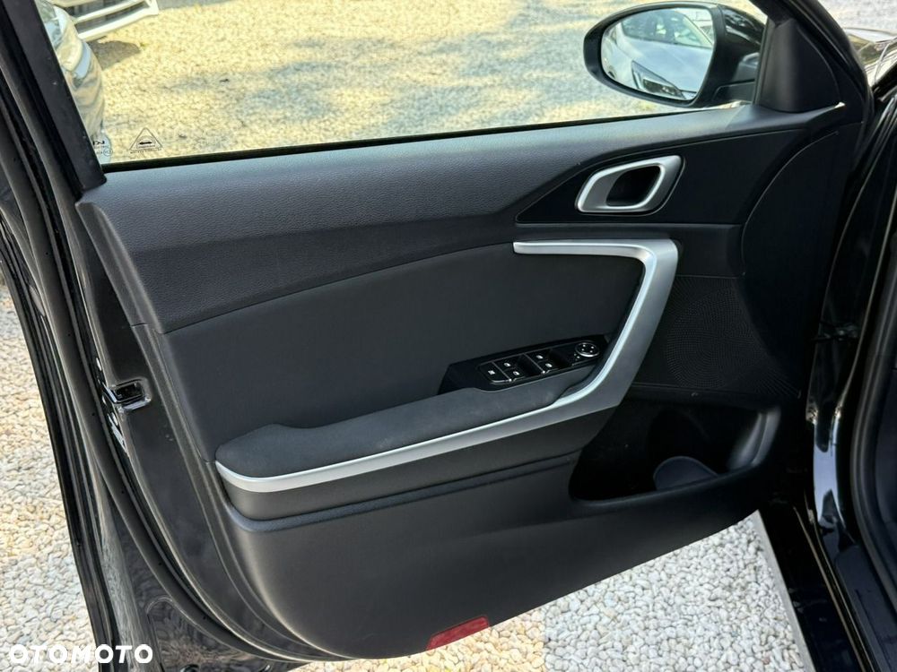 Kia Ceed - 12