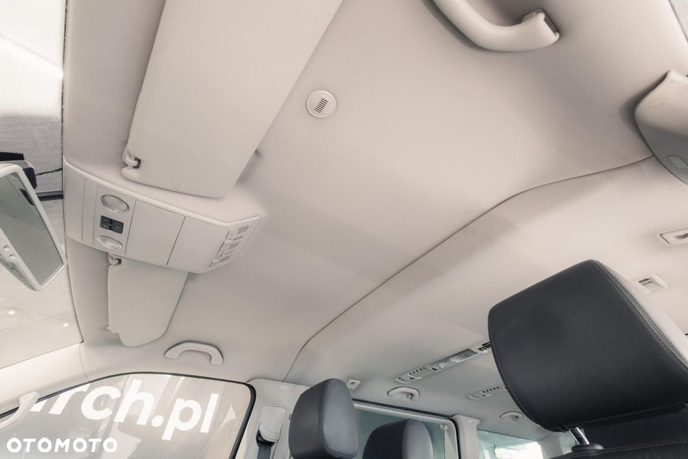 Volkswagen Multivan - 33