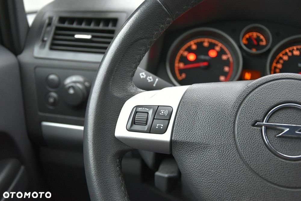 Opel Zafira - 16