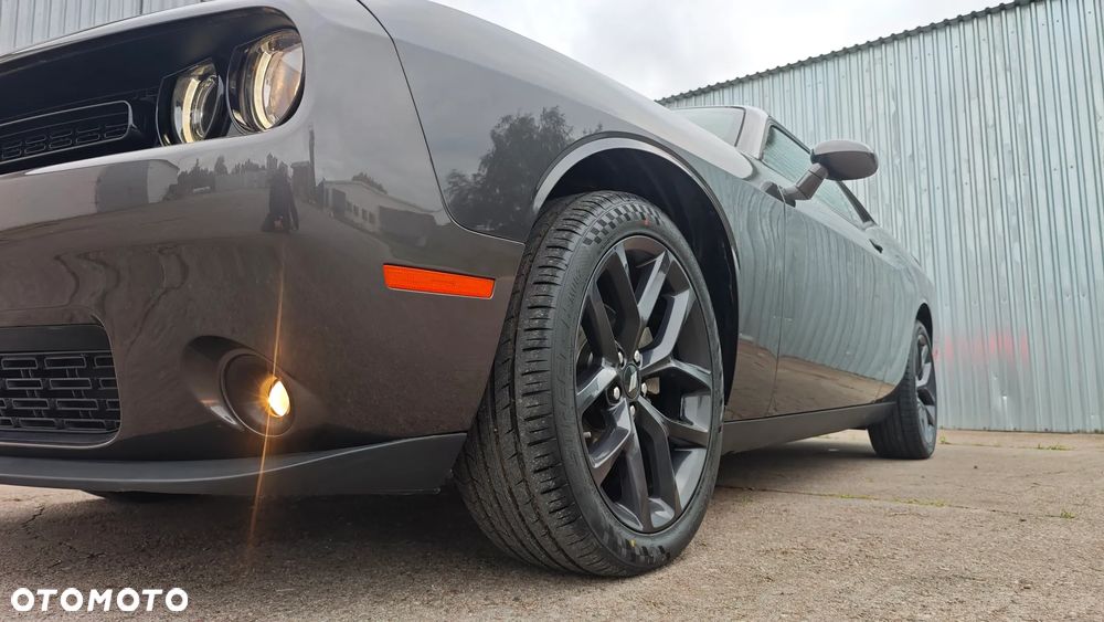 Dodge Challenger - 9