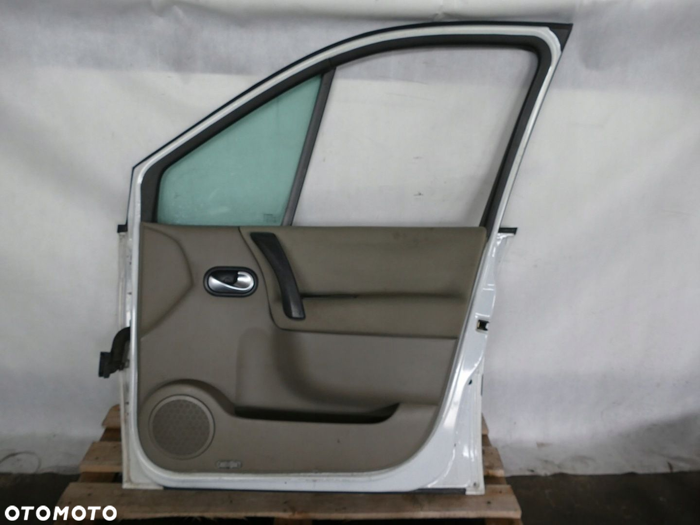 RENAULT SCENIC II DRZWI PRAWY PRZÓD DV369 05r - 12
