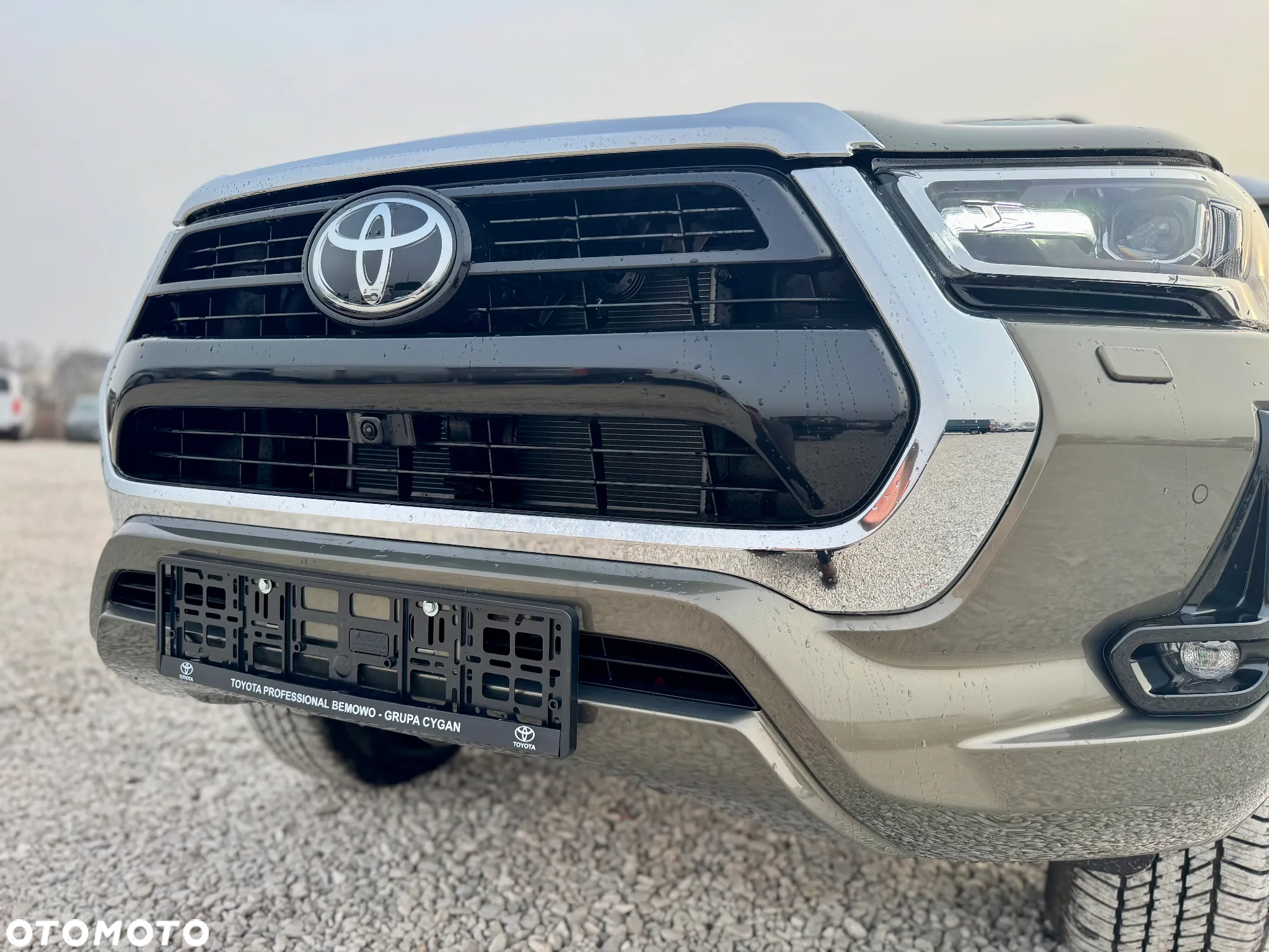 Toyota Hilux - 11
