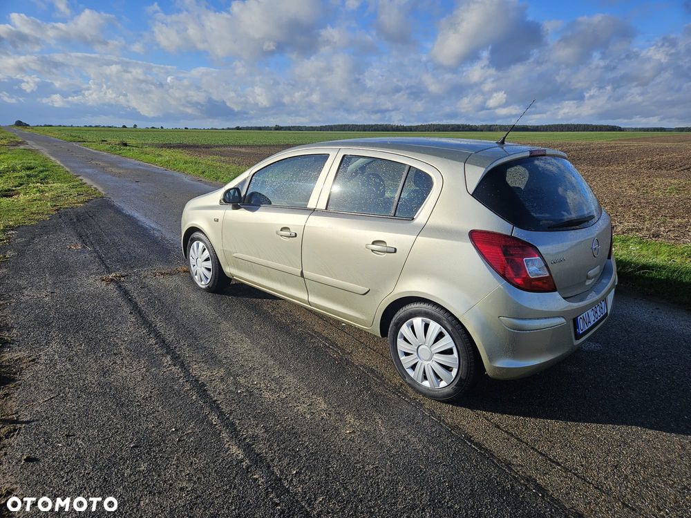 Opel Corsa 1.2 16V Cosmo - 6