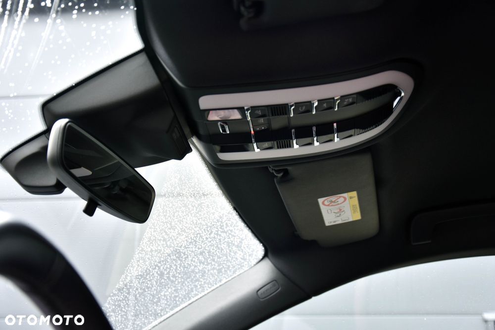 Porsche Macan T - 32