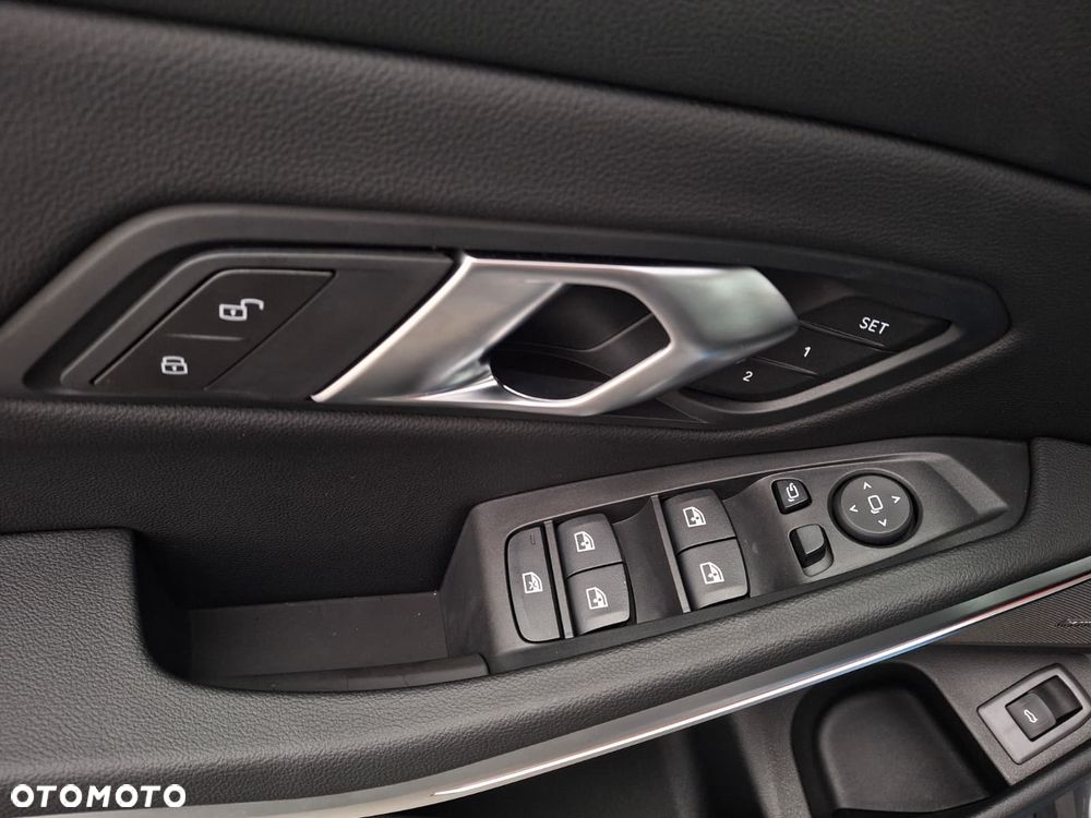 BMW Seria 3 320d xDrive mHEV M Sport - 28